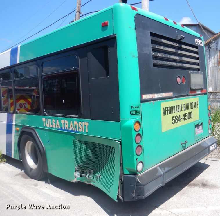 image for item GY9959 2004 Gillig  shuttle bus