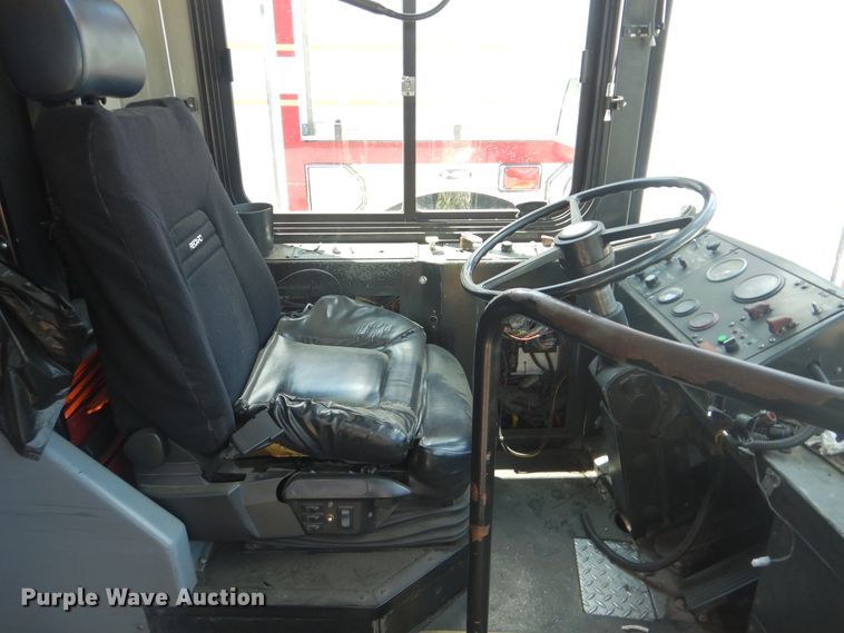 image for item GY9959 2004 Gillig  shuttle bus