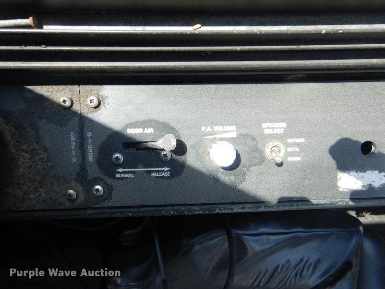 image for item GY9959 2004 Gillig  shuttle bus