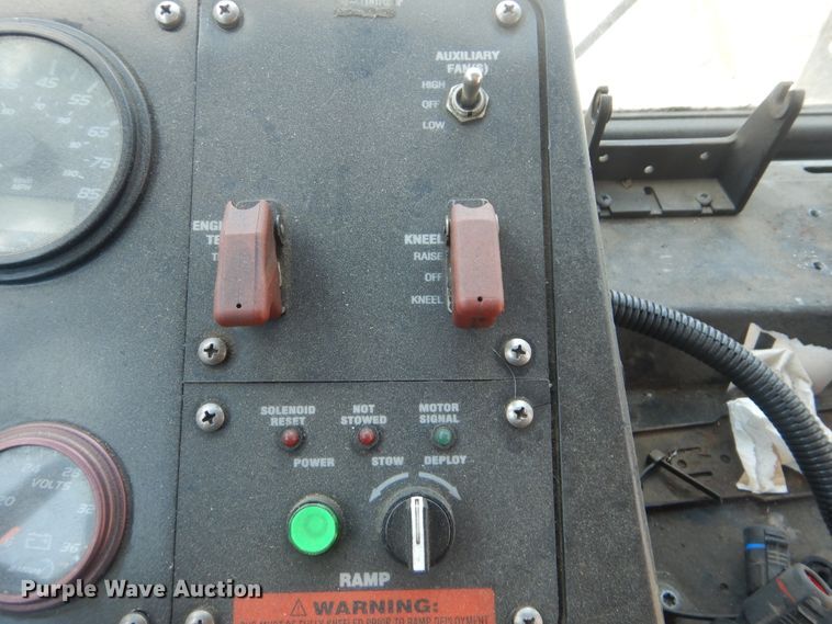 image for item GY9959 2004 Gillig  shuttle bus