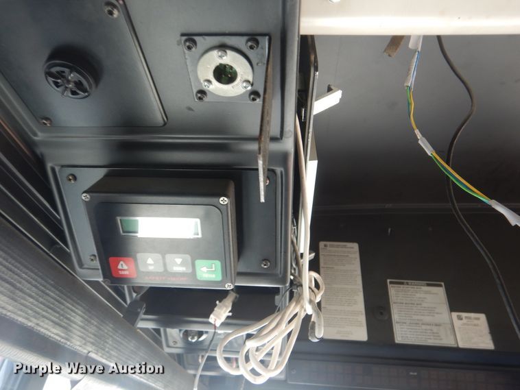 image for item GY9959 2004 Gillig  shuttle bus