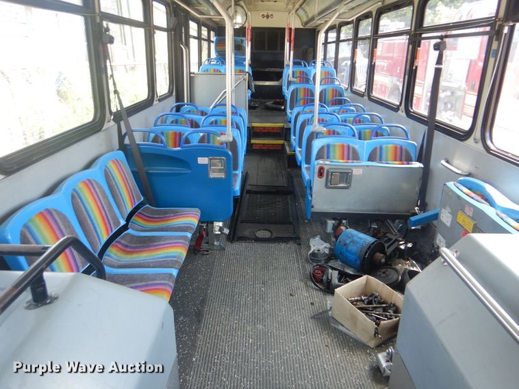 image for item GY9959 2004 Gillig  shuttle bus