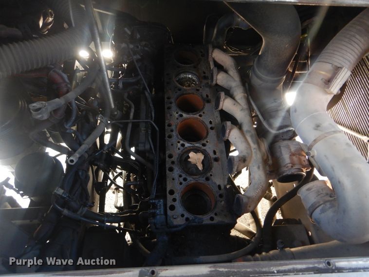 image for item GY9959 2004 Gillig  shuttle bus