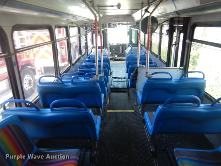 image for item GY9959 2004 Gillig  shuttle bus