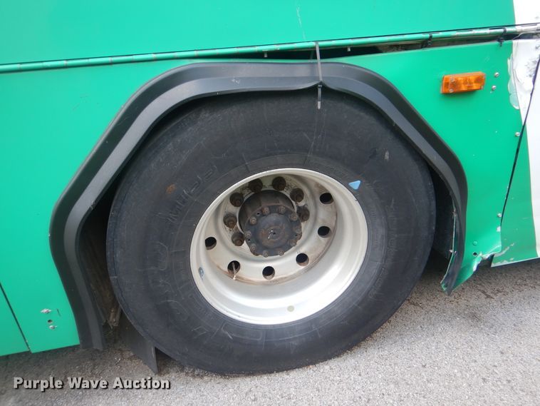 image for item GY9959 2004 Gillig  shuttle bus