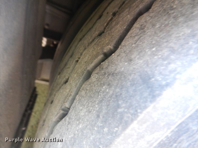 image for item GY9959 2004 Gillig  shuttle bus