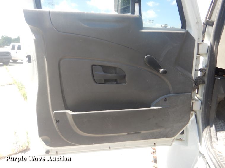 image for item GY9961 2013 International DuraStar 4300M7  flatbed truck