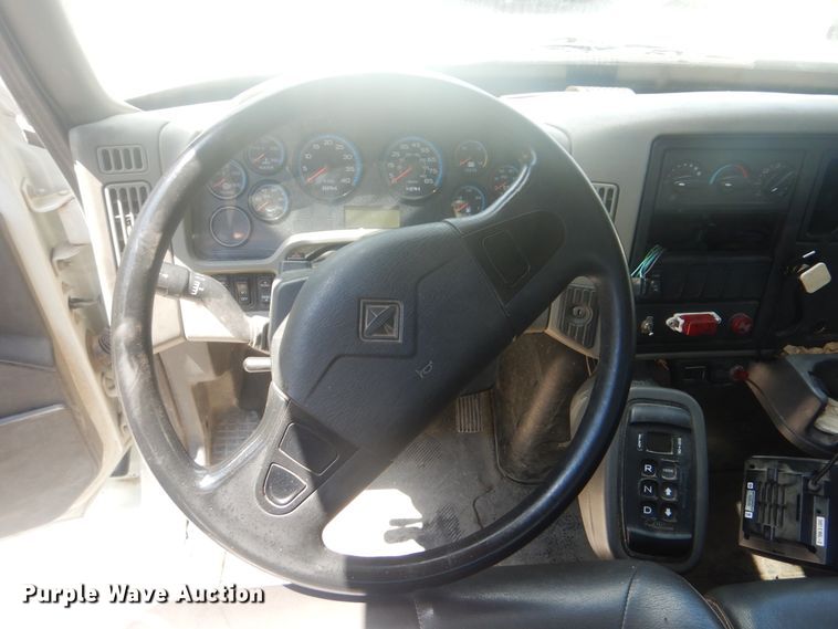 image for item GY9961 2013 International DuraStar 4300M7  flatbed truck