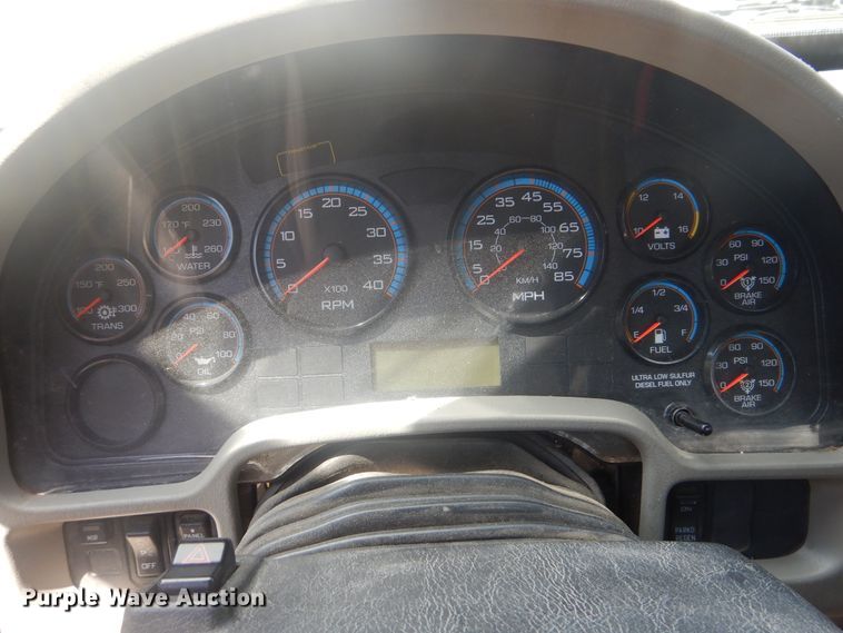 image for item GY9961 2013 International DuraStar 4300M7  flatbed truck