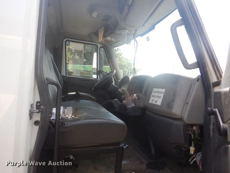 image for item GY9961 2013 International DuraStar 4300M7  flatbed truck