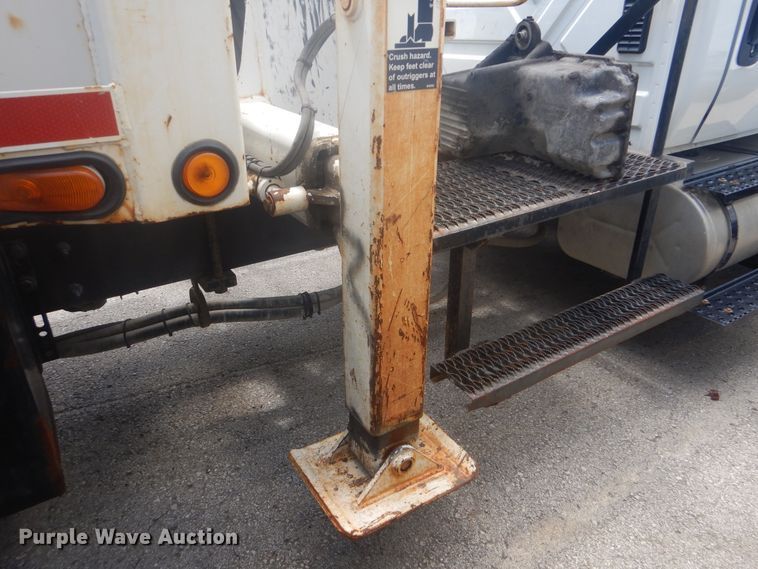 image for item GY9961 2013 International DuraStar 4300M7  flatbed truck