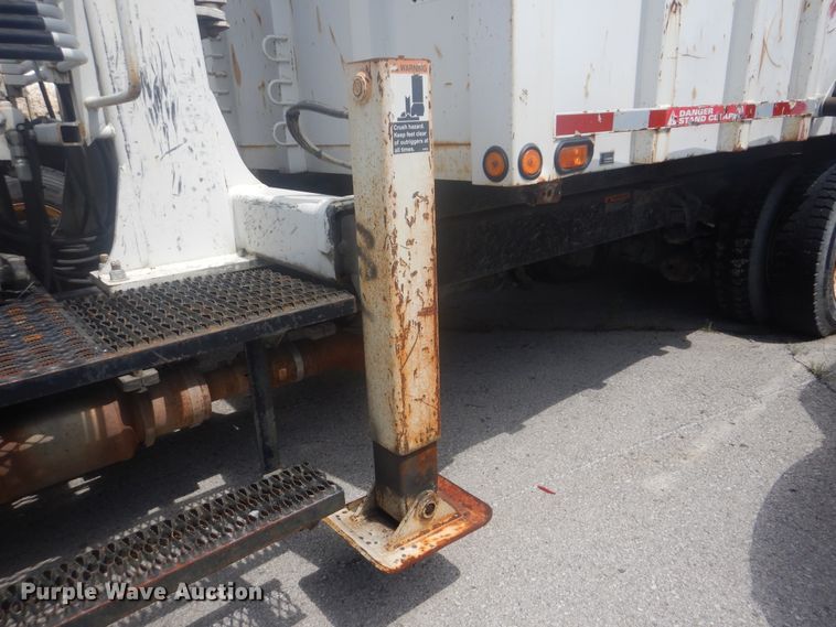 image for item GY9961 2013 International DuraStar 4300M7  flatbed truck