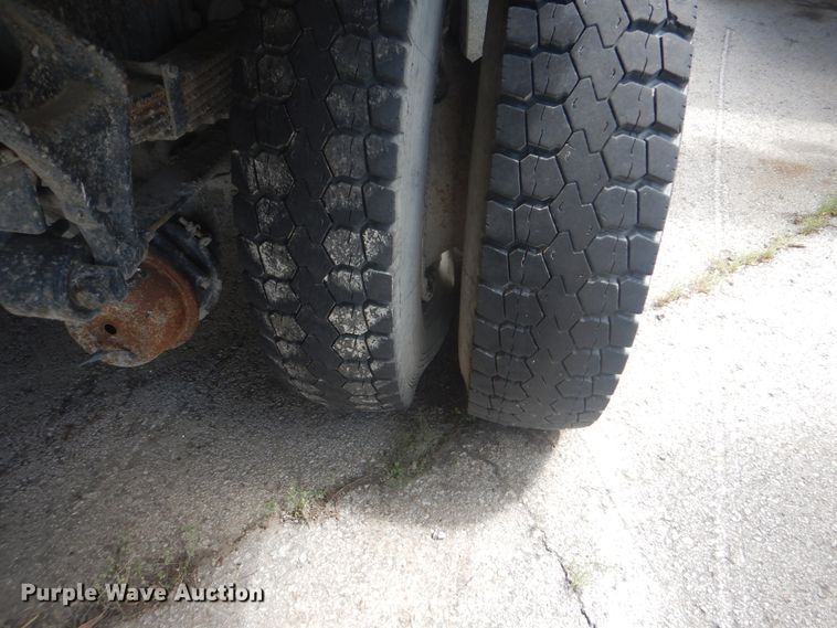 image for item GY9961 2013 International DuraStar 4300M7  flatbed truck