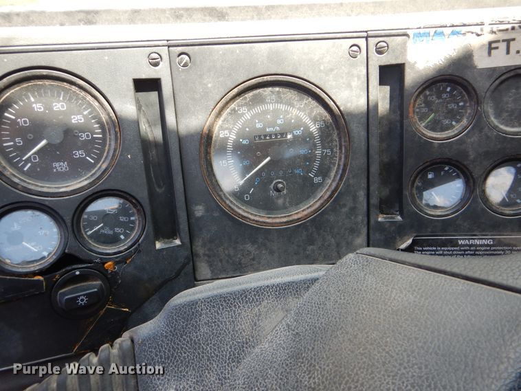 image for item GY9963 1992 Ford Cargo 7000  flatbed truck