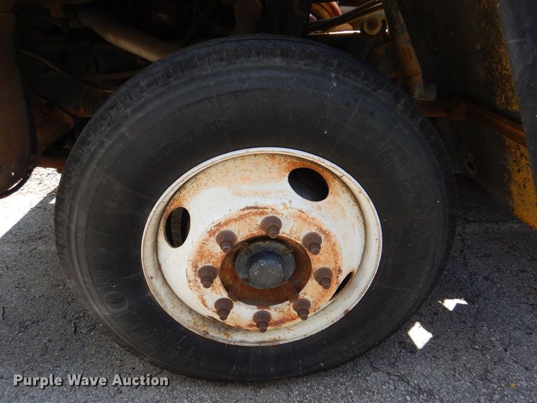 image for item GY9963 1992 Ford Cargo 7000  flatbed truck