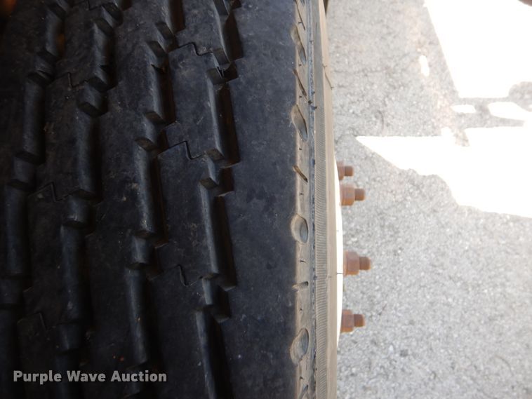 image for item GY9963 1992 Ford Cargo 7000  flatbed truck