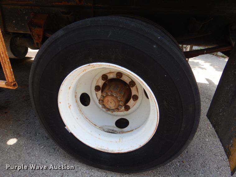 image for item GY9963 1992 Ford Cargo 7000  flatbed truck