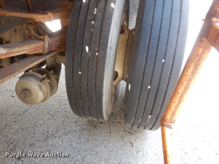 image for item GY9963 1992 Ford Cargo 7000  flatbed truck