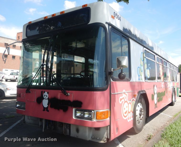 image for item GY9993 2004 Gillig  shuttle bus