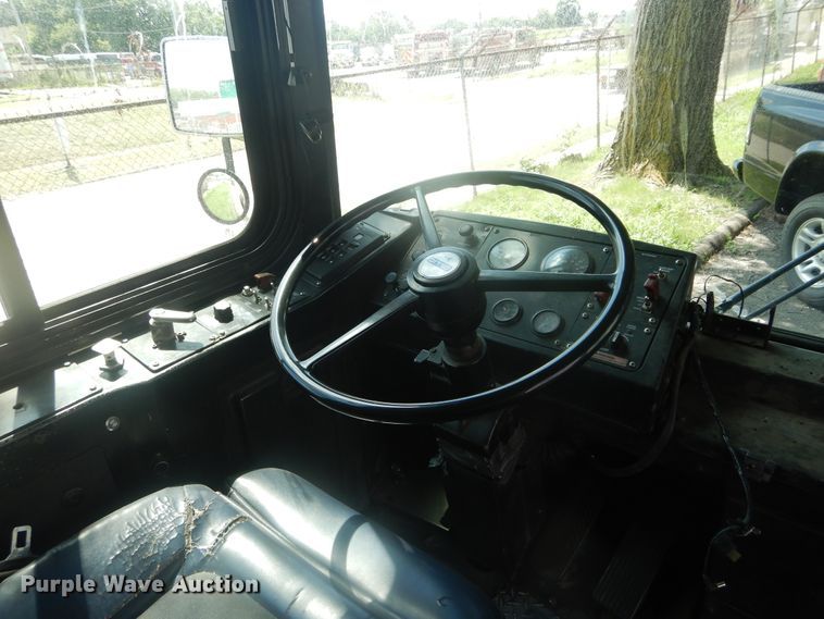 image for item GY9993 2004 Gillig  shuttle bus