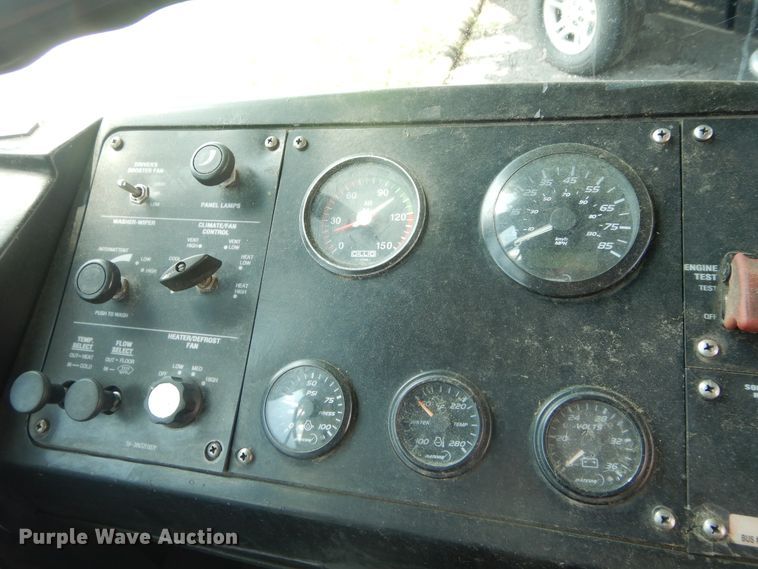 image for item GY9993 2004 Gillig  shuttle bus