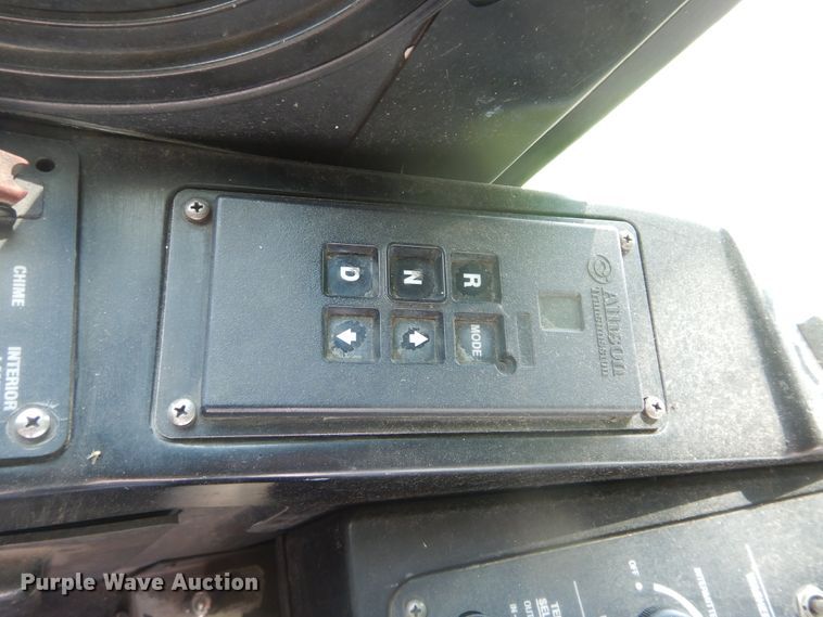 image for item GY9993 2004 Gillig  shuttle bus