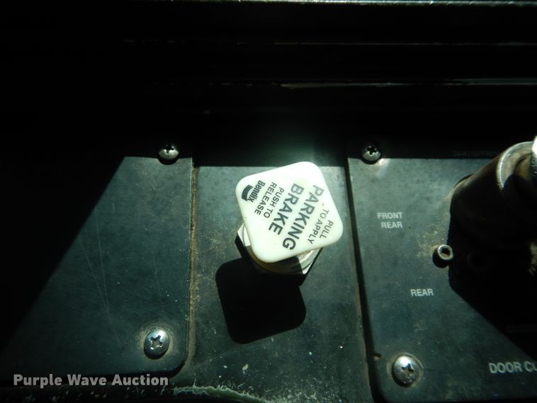 image for item GY9993 2004 Gillig  shuttle bus