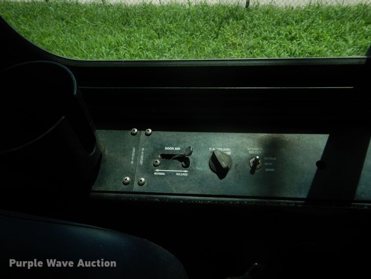 image for item GY9993 2004 Gillig  shuttle bus