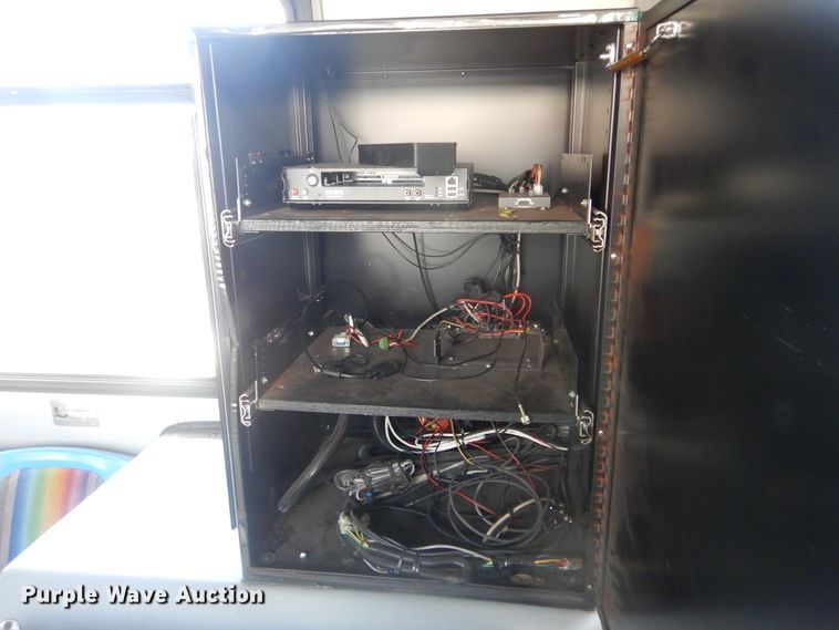 image for item GY9993 2004 Gillig  shuttle bus