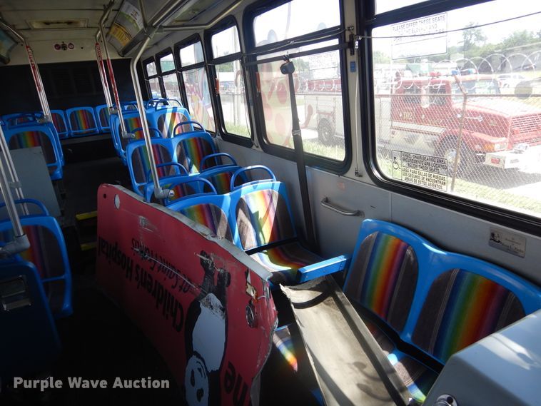 image for item GY9993 2004 Gillig  shuttle bus