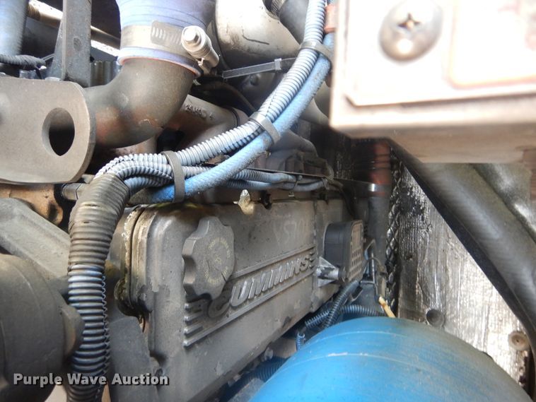 image for item GY9993 2004 Gillig  shuttle bus