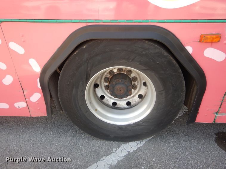 image for item GY9993 2004 Gillig  shuttle bus