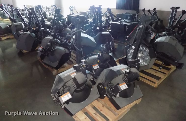 image for item H1476 (16) 2013 Musco Show Light green indoor lighting