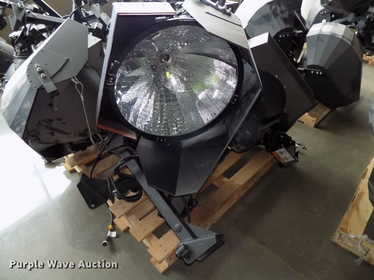 image for item H1476 (16) 2013 Musco Show Light green indoor lighting