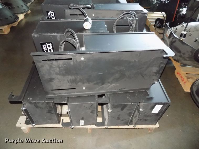 image for item H1476 (16) 2013 Musco Show Light green indoor lighting