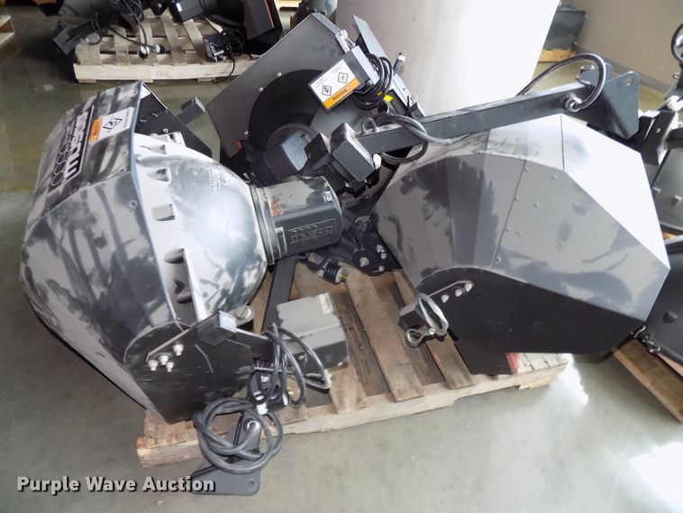 image for item H1477 (16) 2013 Musco Show Light green indoor lighting