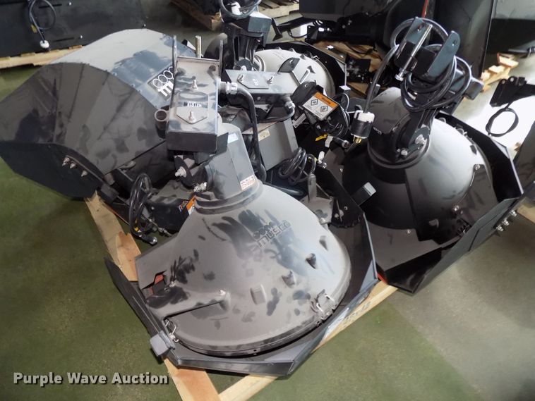 image for item H1477 (16) 2013 Musco Show Light green indoor lighting