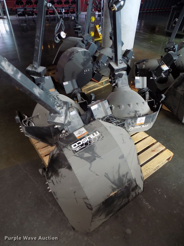 image for item H1477 (16) 2013 Musco Show Light green indoor lighting