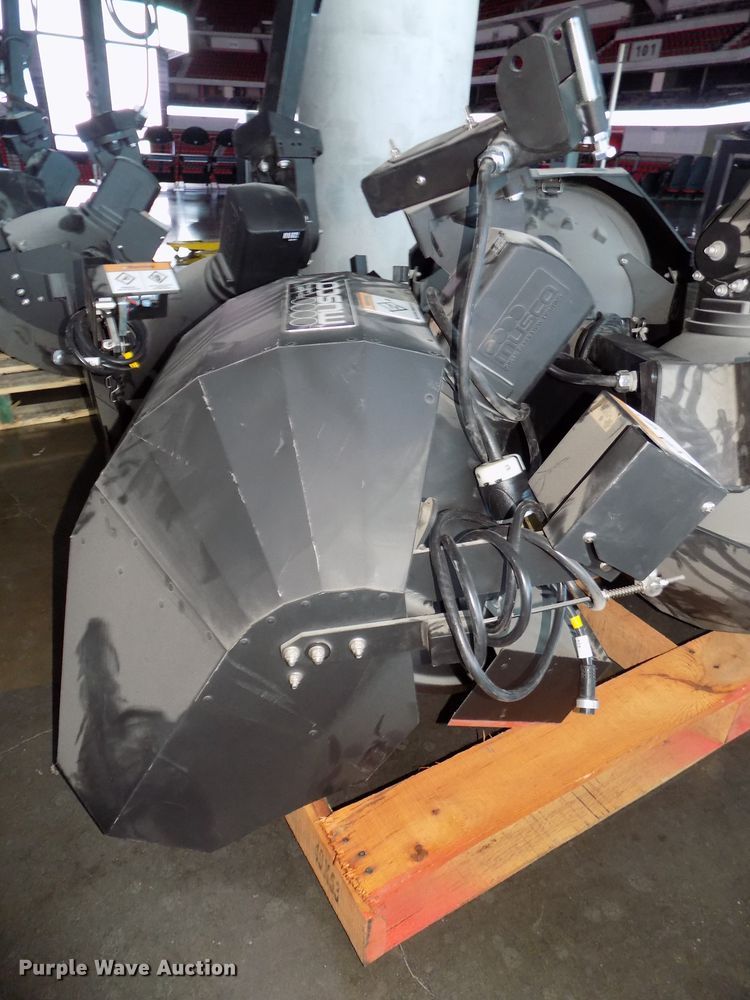 image for item H1477 (16) 2013 Musco Show Light green indoor lighting