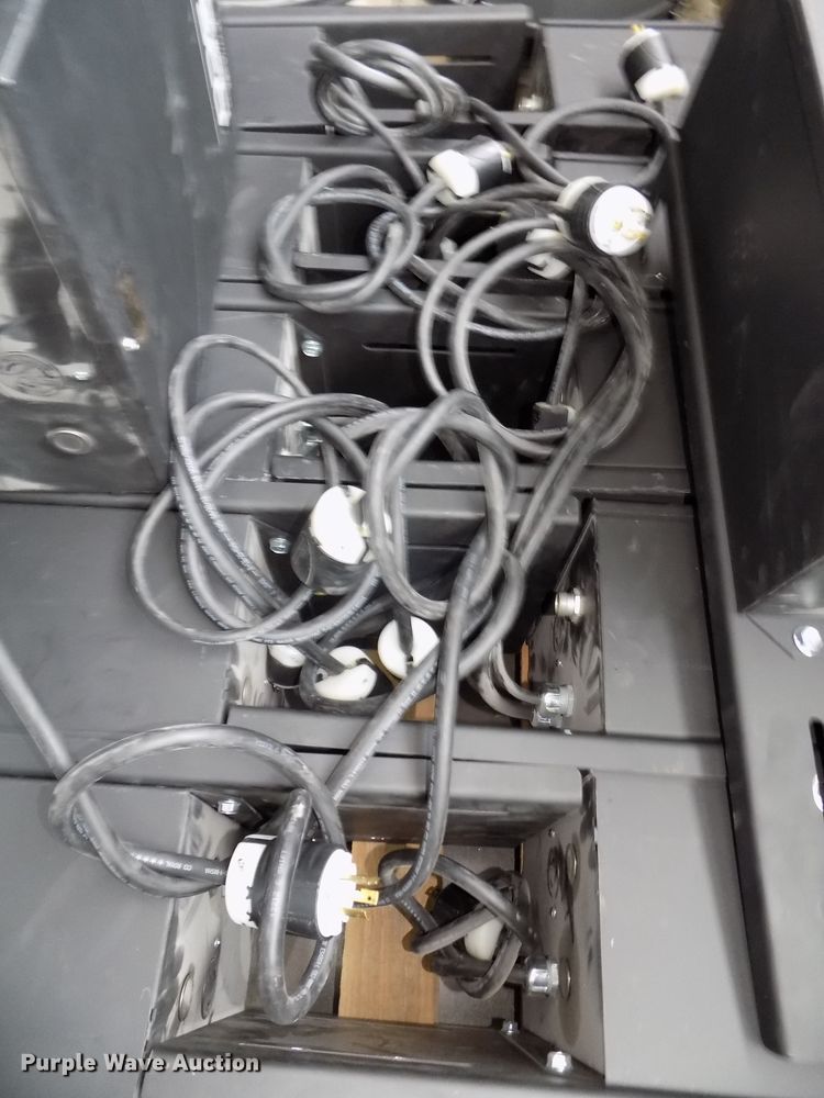 image for item H1477 (16) 2013 Musco Show Light green indoor lighting