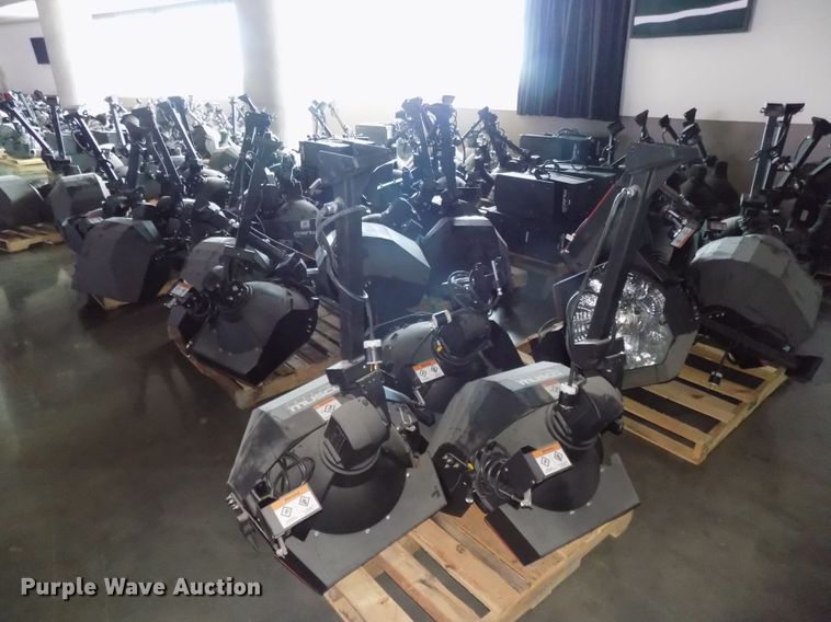 image for item H1478 (16) 2013 Musco Show Light green indoor lighting