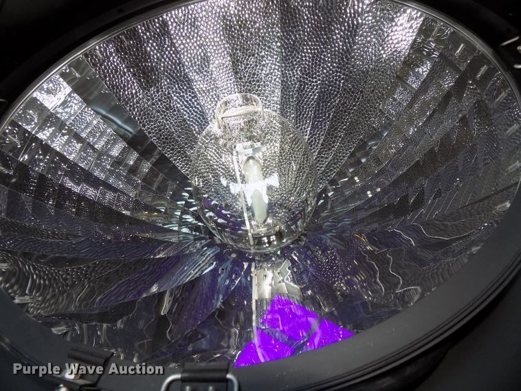 image for item H1480 (16) 2013 Musco Show Light green indoor lighting