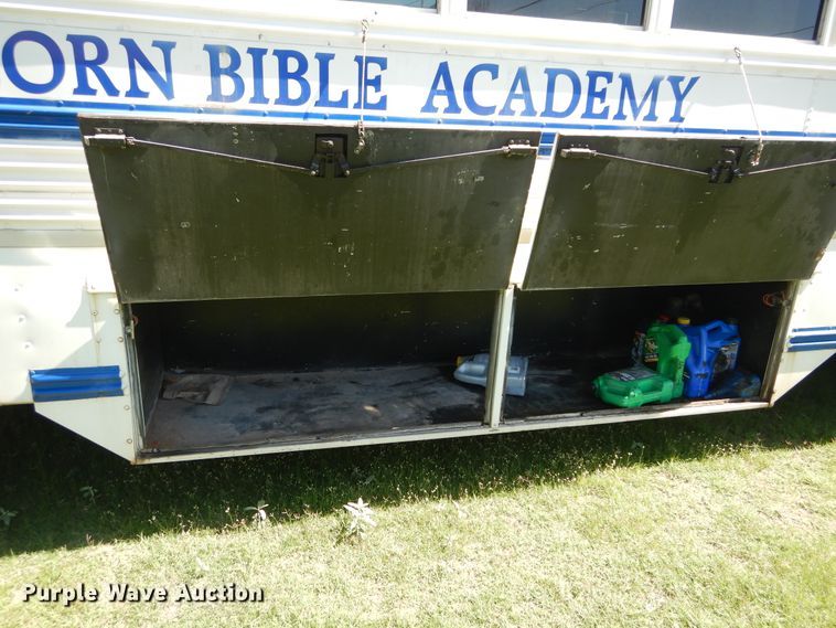 image for item HS9600 1998 Blue Bird TC2000  school bus