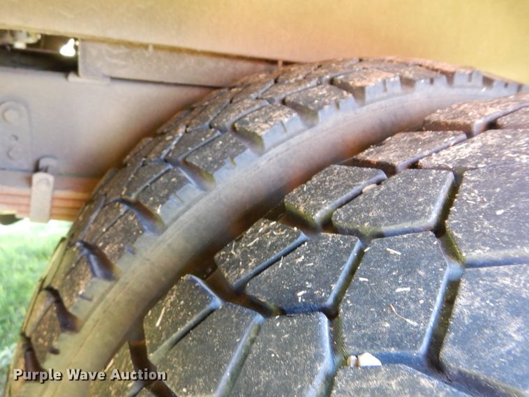 image for item HS9600 1998 Blue Bird TC2000  school bus