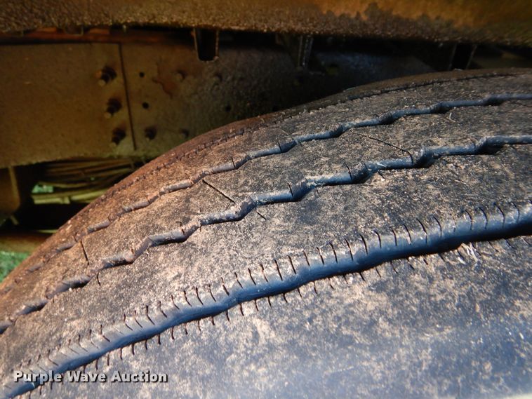 image for item HS9600 1998 Blue Bird TC2000  school bus