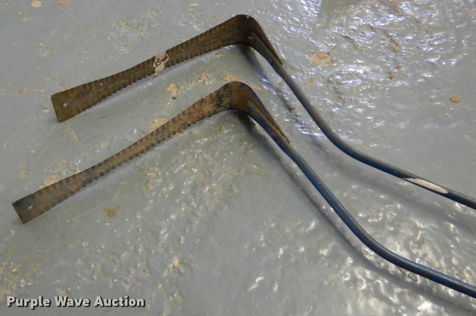 (12) AMES grass whips in Norton, KS Item DF8931 sold Purple Wave