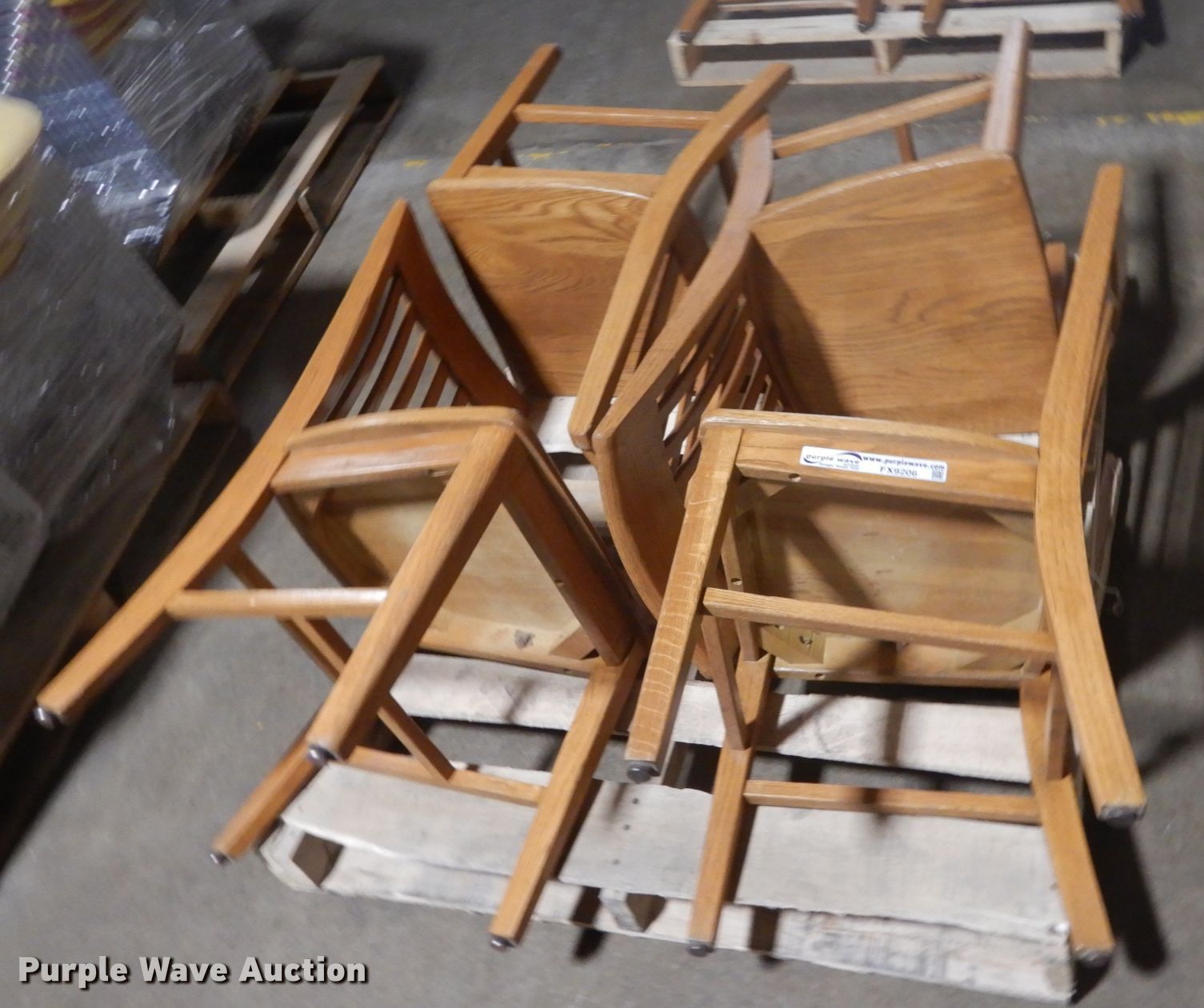 (4) chairs in Des Moines, IA Item FX9206 sold Purple Wave