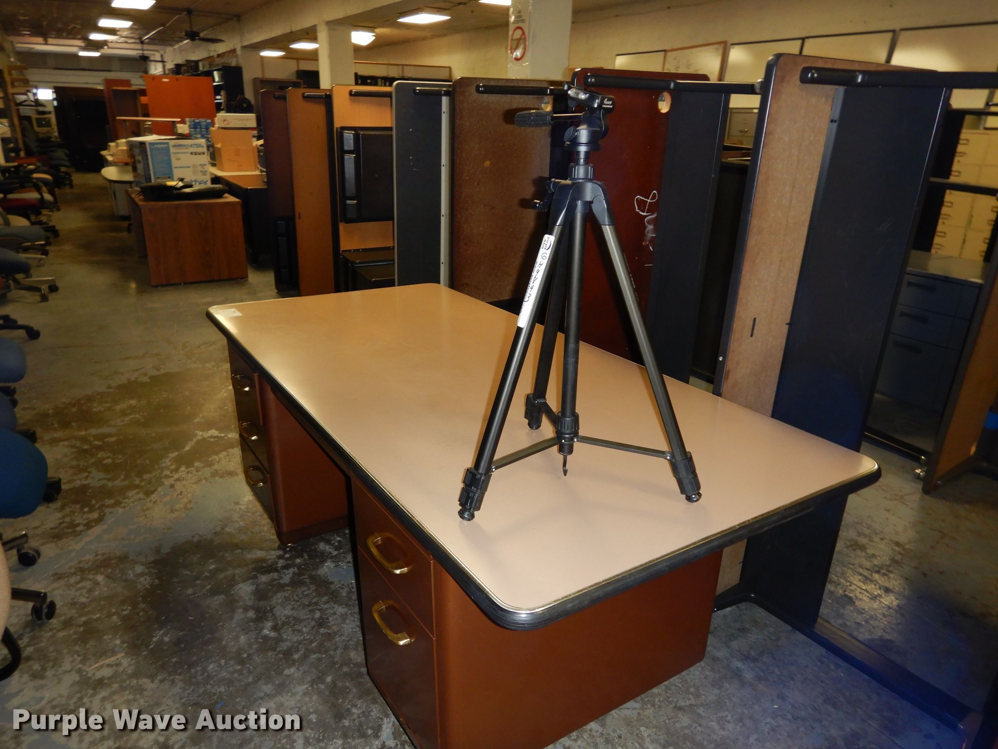 Furniture in Topeka, KS Item GH9893 sold Purple Wave