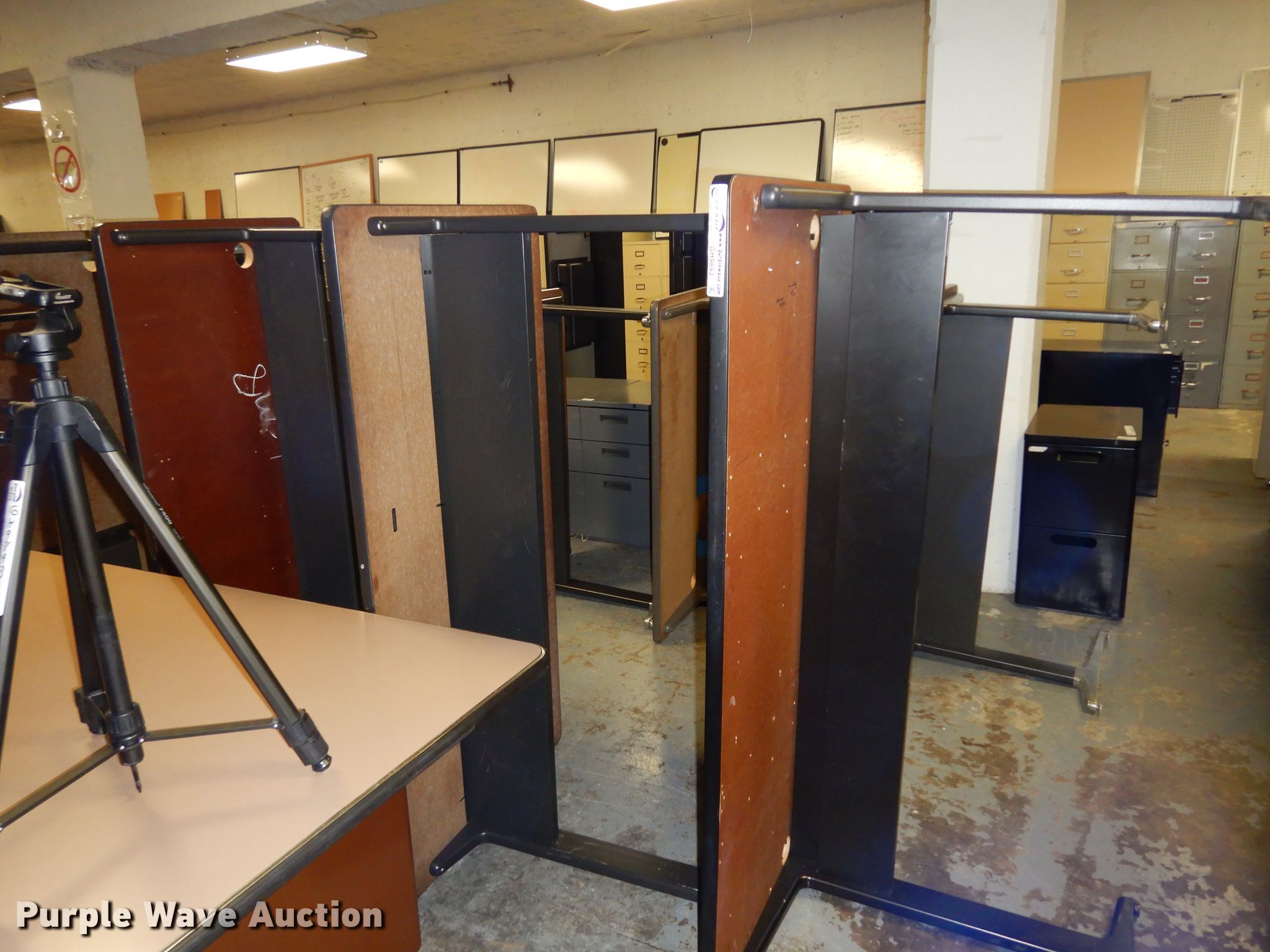 Furniture in Topeka, KS Item GH9893 sold Purple Wave