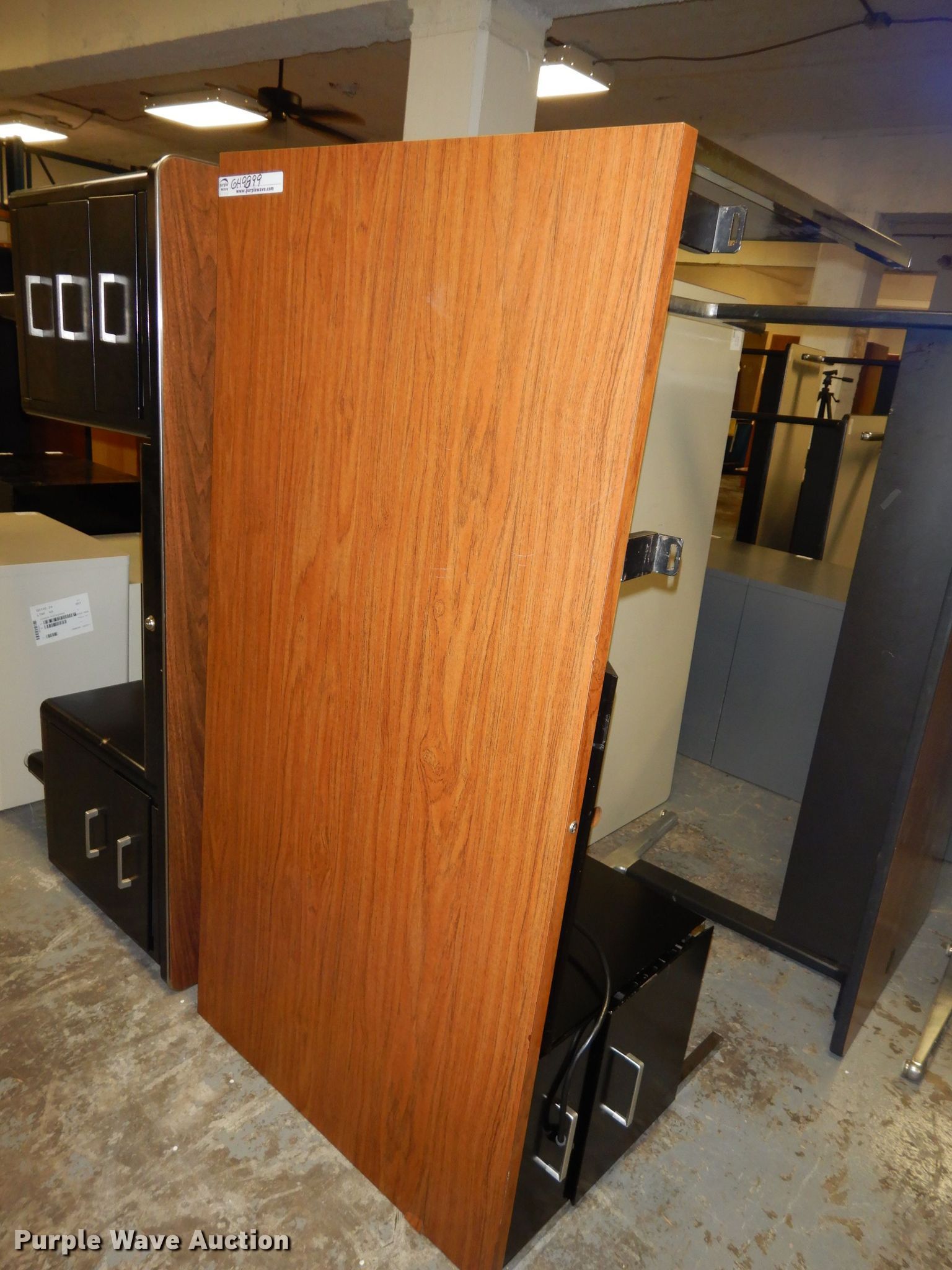 Furniture in Topeka, KS Item GH9899 sold Purple Wave